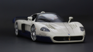 Maserati MC12 by Hot Wheels in 1:18